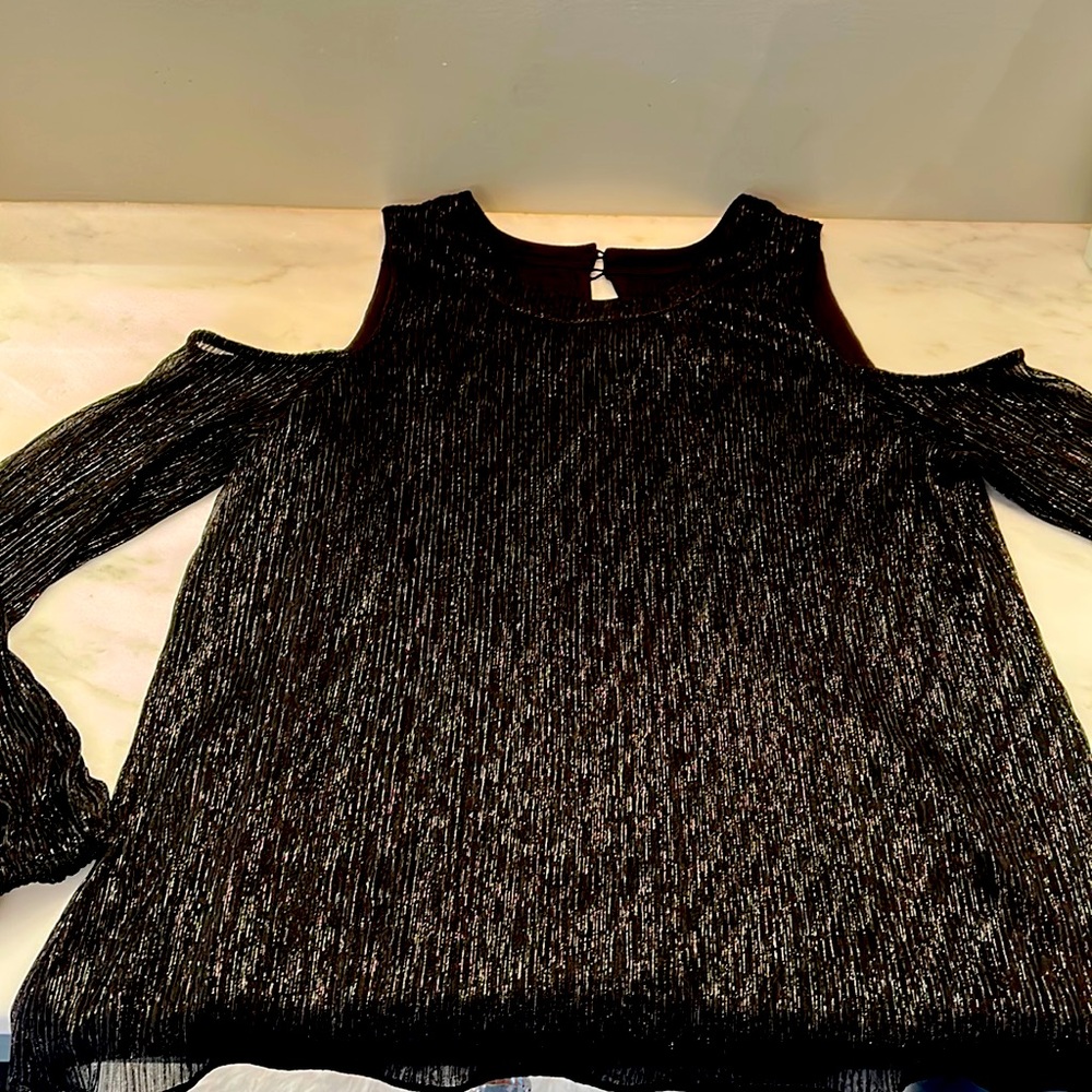 WAVERLY GRAY COLD SHOULDER BLOUSE - SIZE M